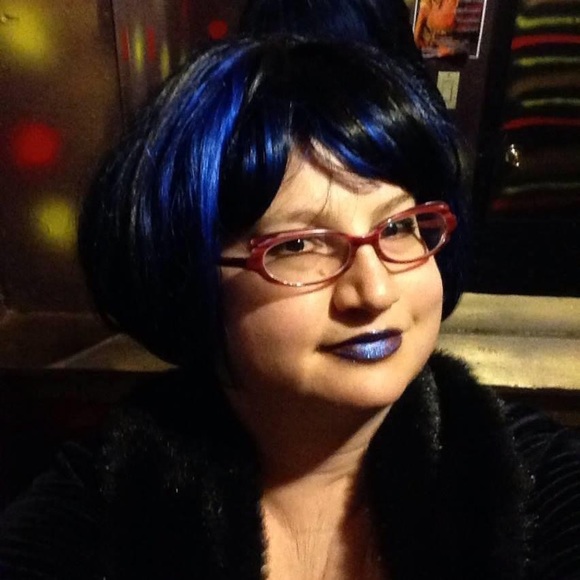 Meet your Posher, Shari - Picture 2 of 2